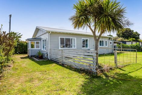 Photo of property in 23 Layard Street, Opunake, 4616