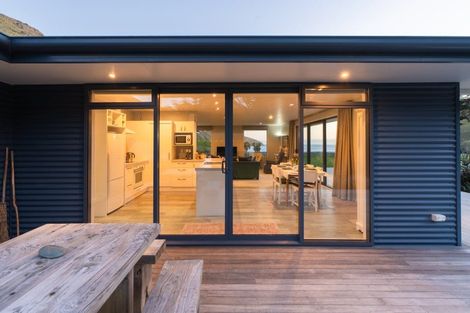 Photo of property in 904 Te Oka Bay Road, Te Oka, Little River, 7591
