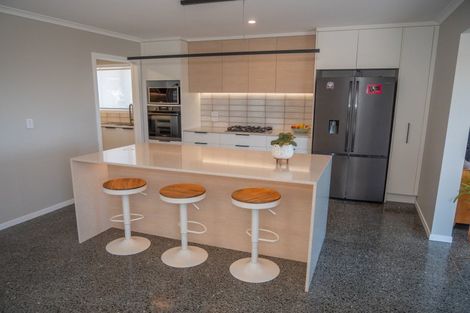 Photo of property in 116 Stratford Drive, Cable Bay, 0420