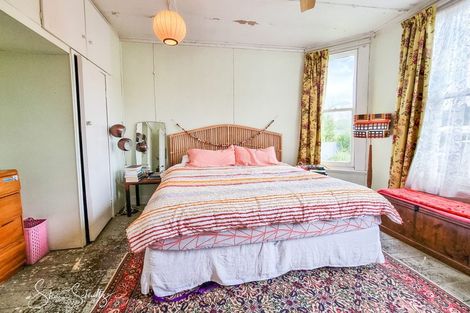 Photo of property in 10 Franklin Road, Paparoa, 0571