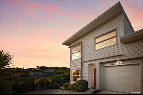 Photo of property in 8 Karauria Lane, Orewa, 0931