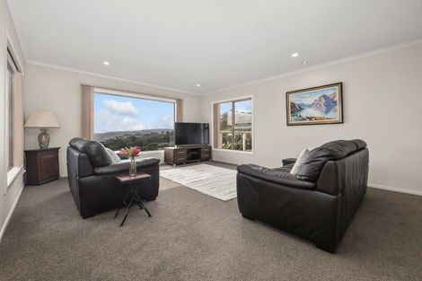 Photo of property in 1 Greenstone Place, Aotea, Porirua, 5024
