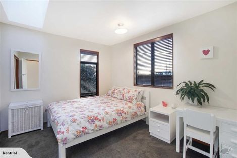 Photo of property in 65 Forrest Hill Road, Milford, Auckland, 0620