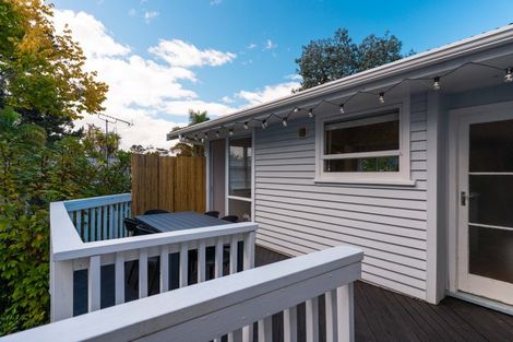 Photo of property in 11 Willowbrook Place, Titirangi, Auckland, 0604