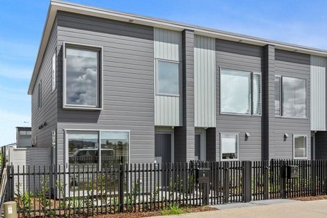 Photo of property in 1 Park Green Avenue, Rosehill, Papakura, 2113