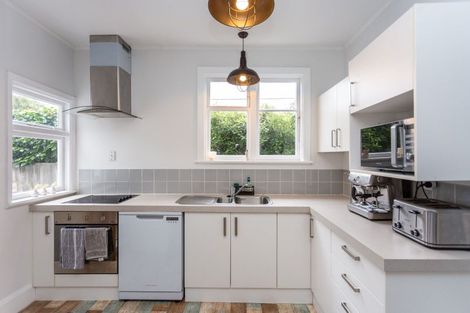 Photo of property in 16 Shirley Road, Mairehau, Christchurch, 8013