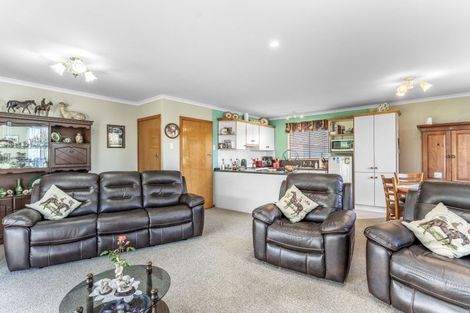 Photo of property in 128 Campbell Road, Winton, 9783