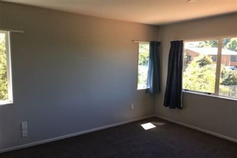 Photo of property in 2/113 Athena Drive, Totara Vale, Auckland, 0629