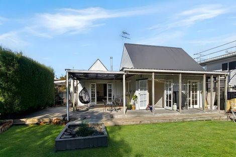 Photo of property in 74 Ferry Parade, Herald Island, Auckland, 0618