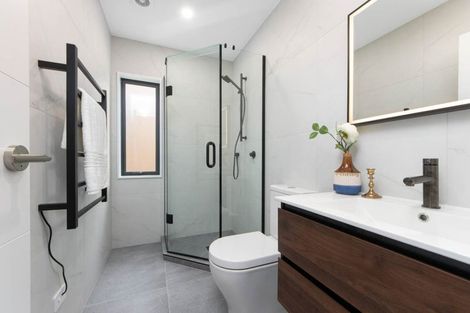 Photo of property in 30 Taipahitini Road, Rosehill, 2113