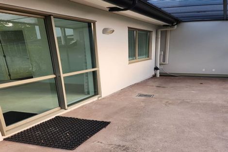 Photo of property in 28 Ballymore Drive, Pinehill, Auckland, 0632