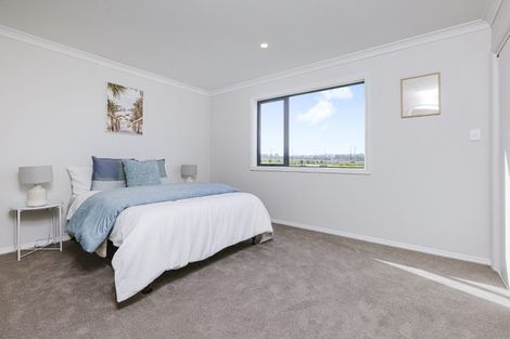 Photo of property in 2 Seagreen Avenue, Rosehill, 2113