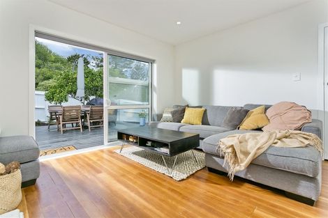 Photo of property in 1/58 Hillcrest Avenue, Hillcrest, Auckland, 0627