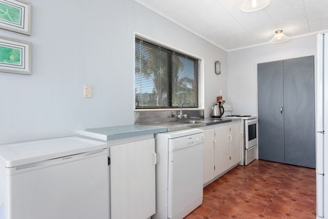 Photo of property in 5m Te Kaha Hotel Road, Te Kaha, 3199