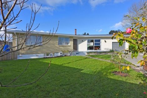 Photo of property in 54 Hillside Drive, Maoribank, Upper Hutt, 5018