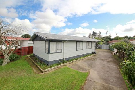 Photo of property in 74 Sikkim Crescent, Clover Park, Auckland, 2019