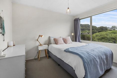 Photo of property in 27a Penryn Drive, Camborne, Porirua, 5026