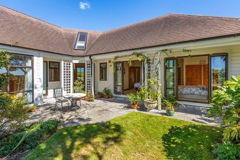 Photo of property in 12a Tamati Place, Merrilands, New Plymouth, 4312