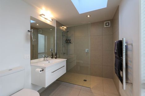 Photo of property in 359 Hardy Street, Nelson, 7010