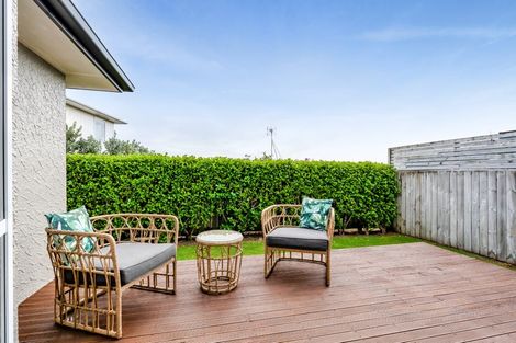 Photo of property in 17 Rainsford Street, Moturoa, New Plymouth, 4310