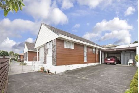 Photo of property in 2/3 Benygloe Place, Highland Park, Auckland, 2010