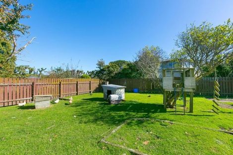 Photo of property in 464 South Road, Omata, New Plymouth, 4374