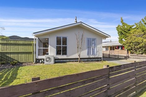 Photo of property in 310 Wellington Road, Wainuiomata, Lower Hutt, 5014