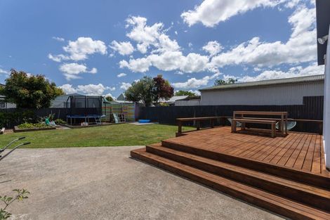 Photo of property in 64 Allardice Street, Dannevirke, 4930