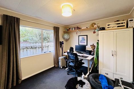 Photo of property in 2/60 Taikata Road, Te Atatu Peninsula, Auckland, 0610