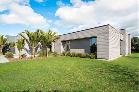 Photo of property in 2 Shearwater Lane, Point Wells, 0986