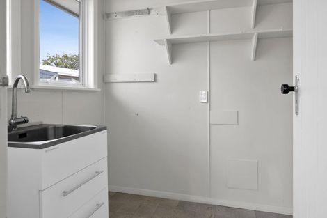 Photo of property in 9 Arawa Street, Welbourn, New Plymouth, 4312