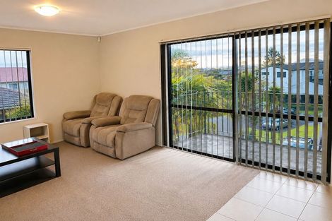 Photo of property in 18 Astelia Place, Goodwood Heights, Auckland, 2105