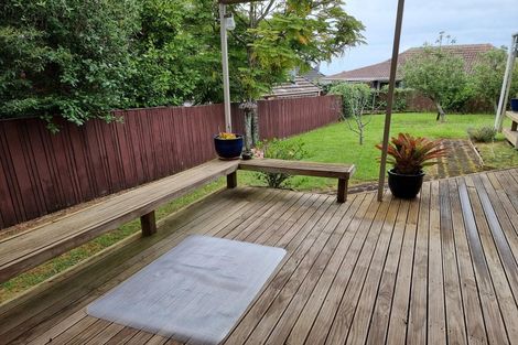 Photo of property in 57 Dalwhinnie Parade, Highland Park, Auckland, 2010
