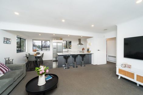 Photo of property in 21 Lyndale Place, Kelvin Grove, Palmerston North, 4414