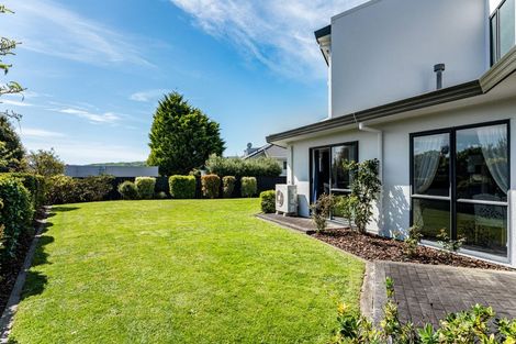 Photo of property in 21 Joseph Banks Drive, Whitby, Porirua, 5024