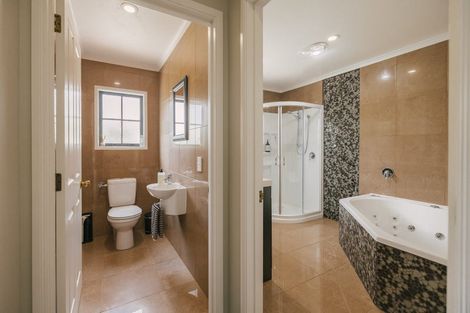 Photo of property in 20 Abby Road, Fitzherbert, Palmerston North, 4410