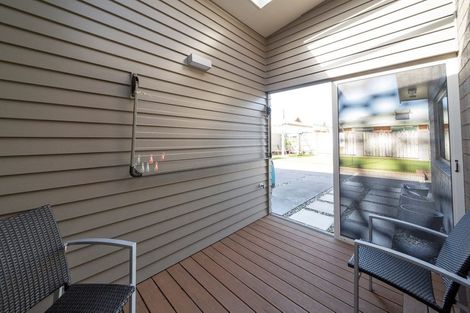 Photo of property in 10 Oriental Street, Welbourn, New Plymouth, 4312