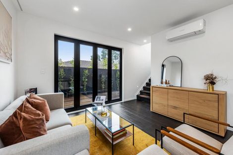 Photo of property in 15 Humariri Street, Point Chevalier, Auckland, 1022