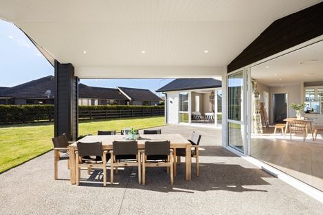 Photo of property in 129 Saint Kilda Road, Cambridge, 3434