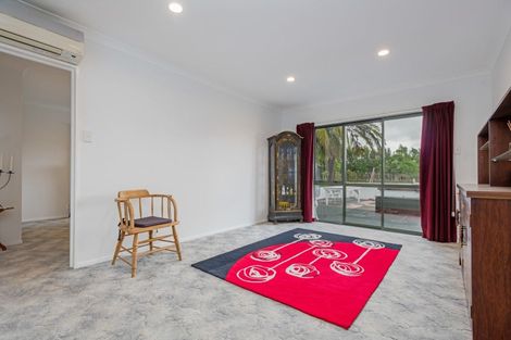 Photo of property in 10 Tui Glen Drive, Levin, 5571