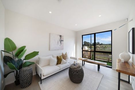 Photo of property in 3 Taipahitini Road, Rosehill, 2113