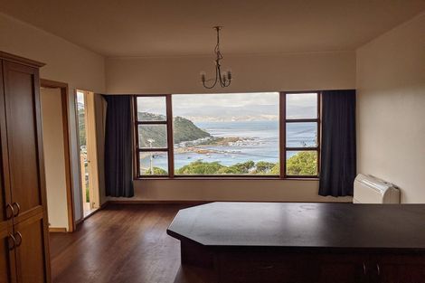 Photo of property in 37 Milne Terrace, Island Bay, Wellington, 6023