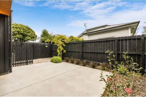 Photo of property in 2/12 Hume Street, Sydenham, Christchurch, 8023