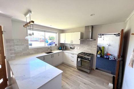 Photo of property in 2/59 Hatton Road, Orewa, 0931