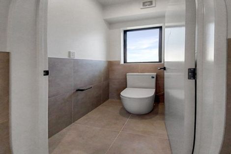 Photo of property in 1/285 Te Atatu Road, Te Atatu South, Auckland, 0610