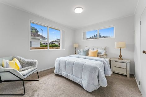 Photo of property in 2/48 Archmillen Avenue, Pakuranga Heights, Auckland, 2010