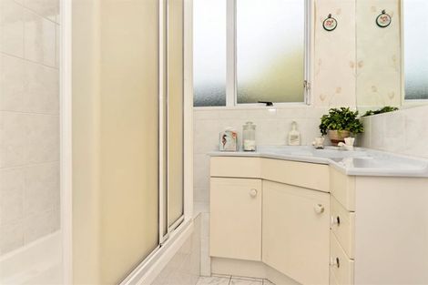 Photo of property in 3/56 Kiwi Esplanade, Mangere Bridge, Auckland, 2022