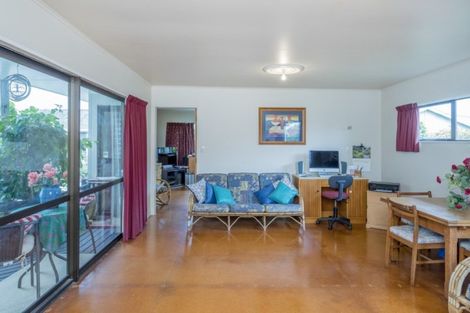 Photo of property in 158 Winchester Street, Levin, 5510