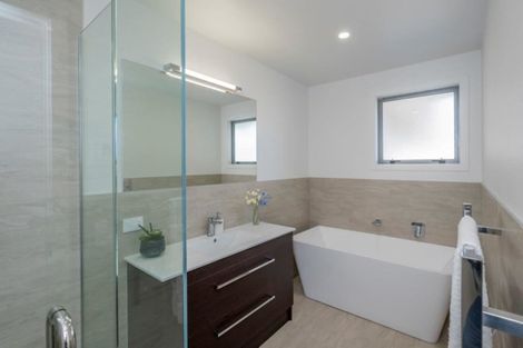 Photo of property in 99 Kakariki Grove, Waikanae, 5036