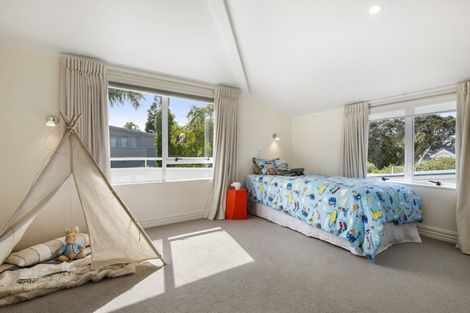 Photo of property in 61 Palmerston Road, Birkenhead, Auckland, 0626